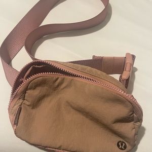 Lululemon everyday belt bag. USED.Please see pictures.